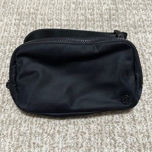 Lululemon belt bag 1L